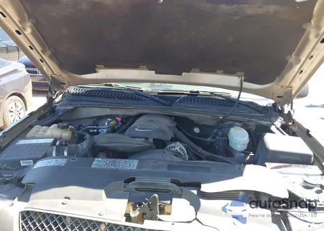 2004 Chevrolet Silverado 1500 Work Truck z USA, uszkodzony, nr VIN 1GCEC14T14Z207229